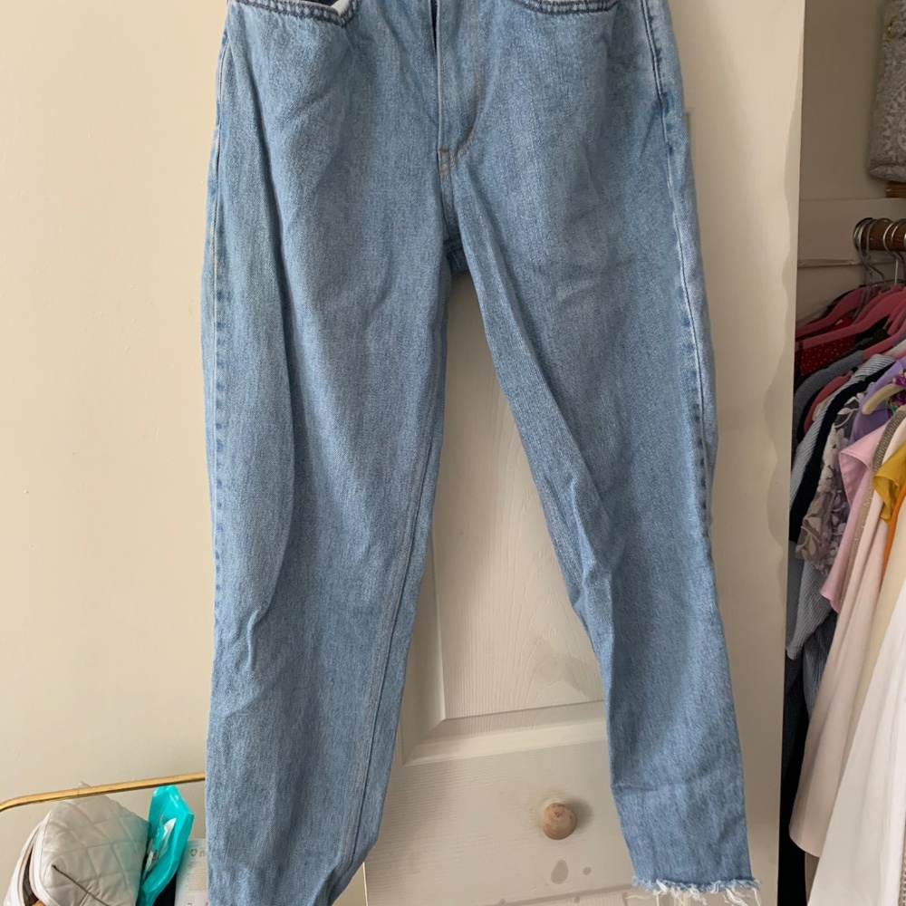 Vintage 560 Levis - Light-Wash, Cut-off Bottoms